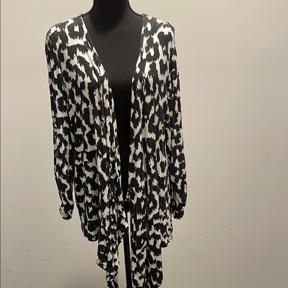 Joan Vass Shrug Light Sweater Size XL Black White Practical Cowgirl